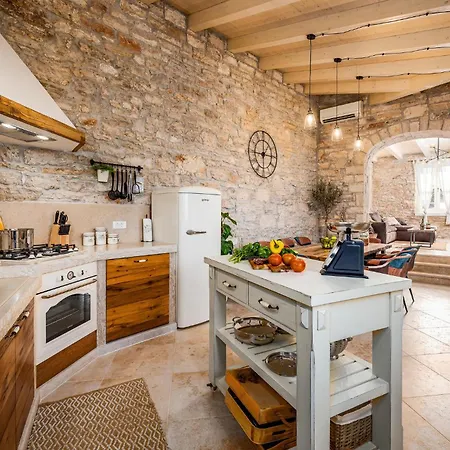 Lovely Home In Vodnjan