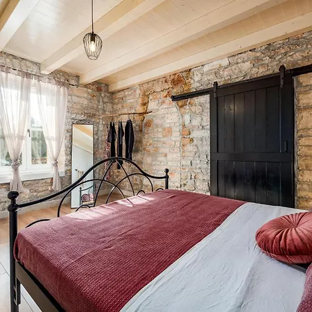 Holiday home Awesome In With Wifi Vodnjan